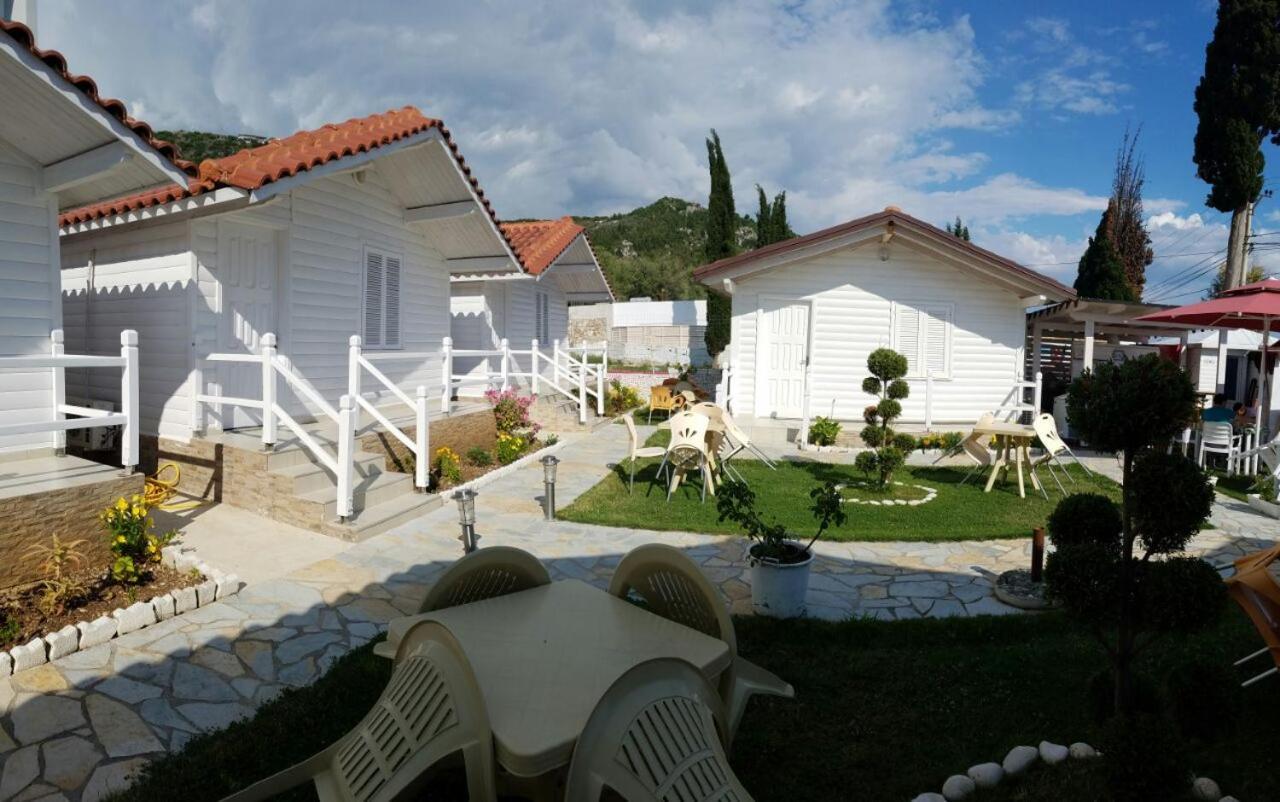 Villa Vela E Bardhe Dhërmi Exterior foto